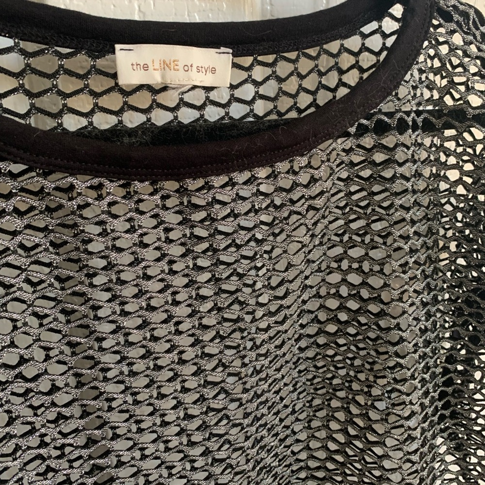 ⚡️5 for $25⚡️ The Line of style mesh cut out silver and black shirt 2X